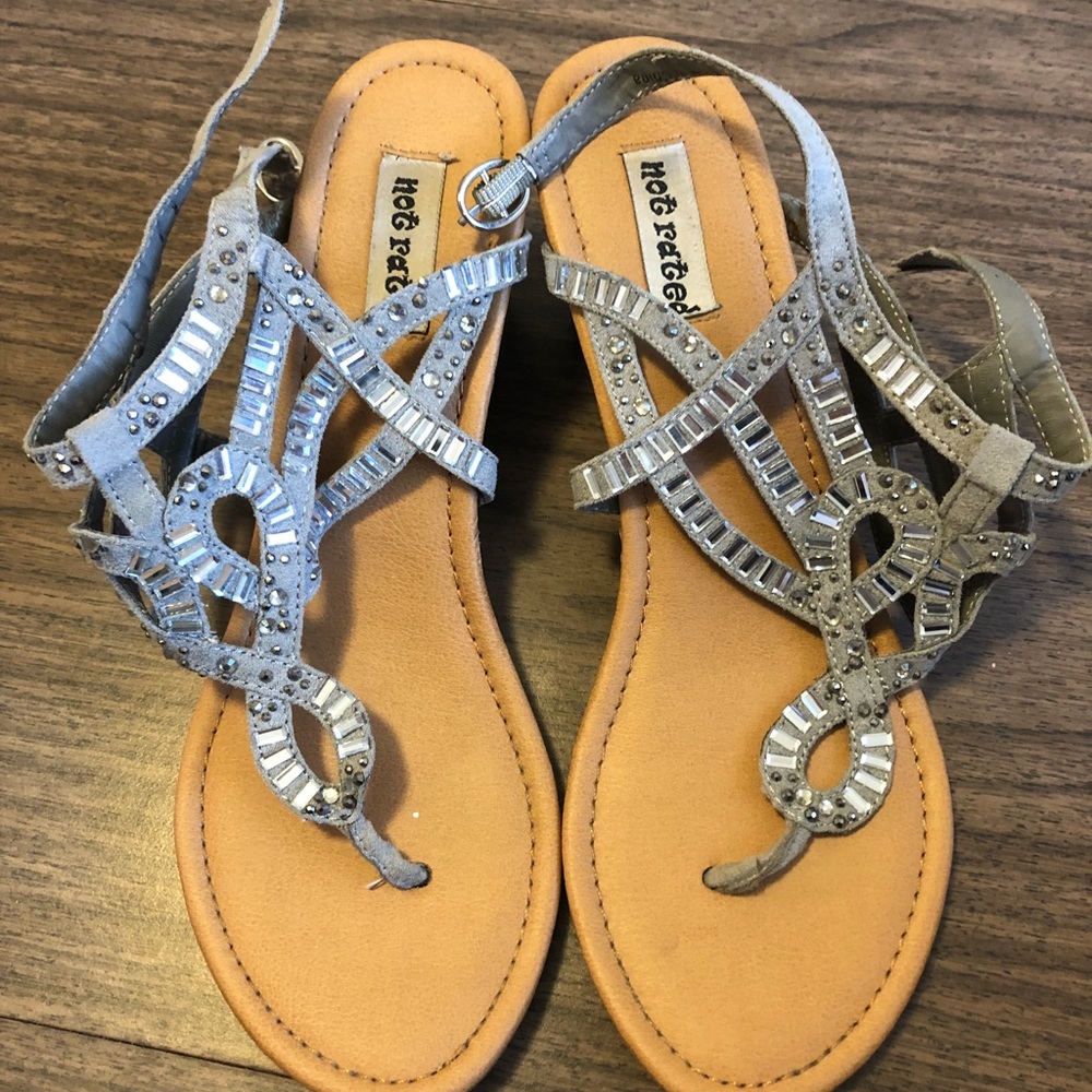 “Not Rated” Size 7 Silver Wedges